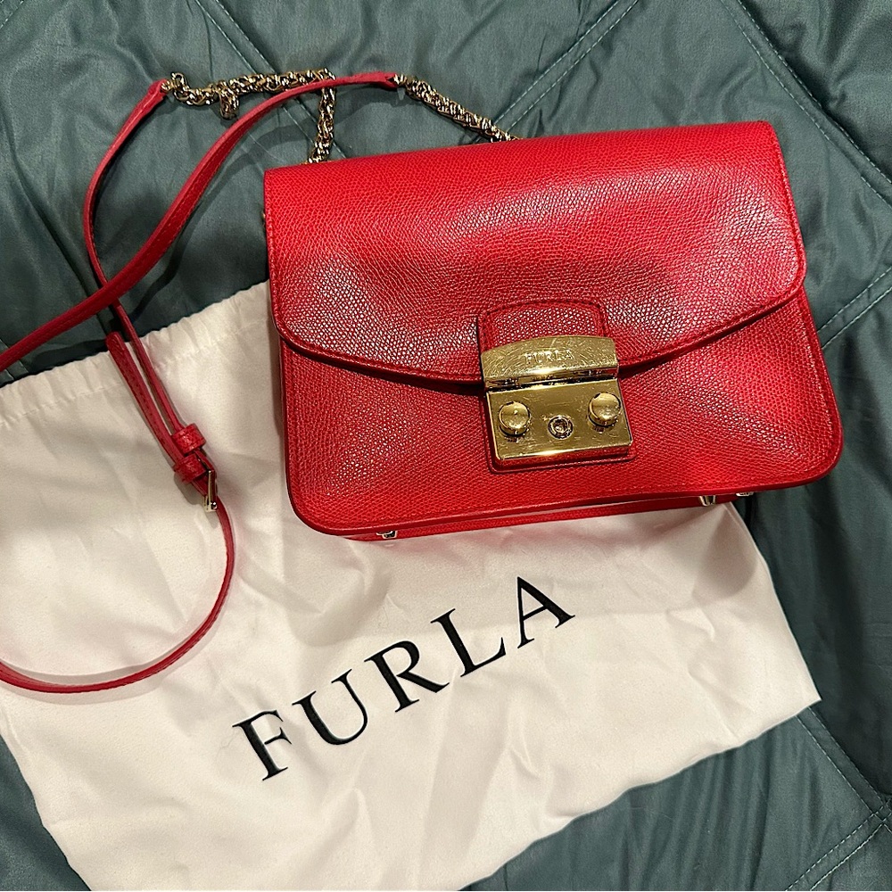 FURLA Leather Chainlink Crossbody Bag